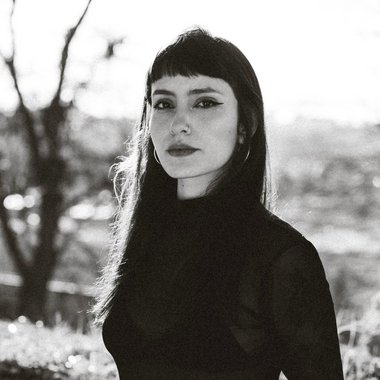 Sara V. - Freelance Graphic Designer