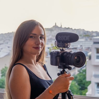 Joséphine S. - Freelance Graphic Designer