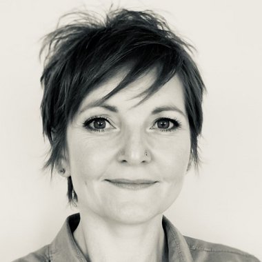 Victoria S. - Freelance Brand Designer