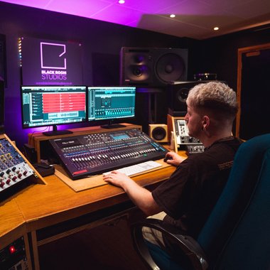 Luke S. - Freelance Mastering Engineer
