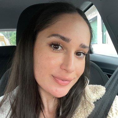 Narcisa S. - Freelance Social Media Manager