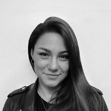 Eliana C. - Freelance Brand Designer