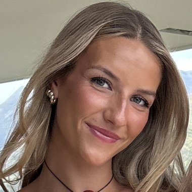 Mia B. - Freelance Content Creator