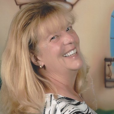 diane3372 - Freelance Graphic Designer