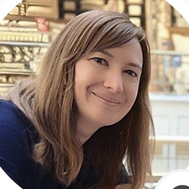 Ileana P. - Freelance Graphic Designer