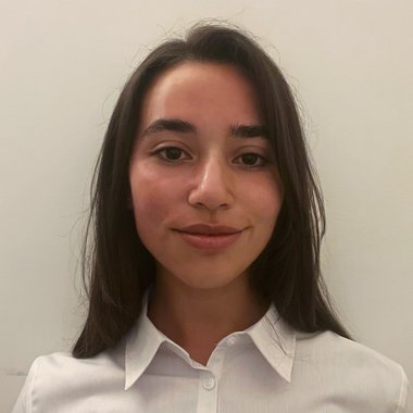 Inês S. - Freelance Banner Ad Designer