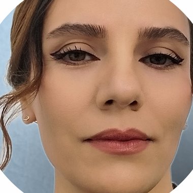 Heliya F. - Freelance Voiceover Artist