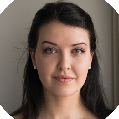 Ana H. - Freelance Ui Designer