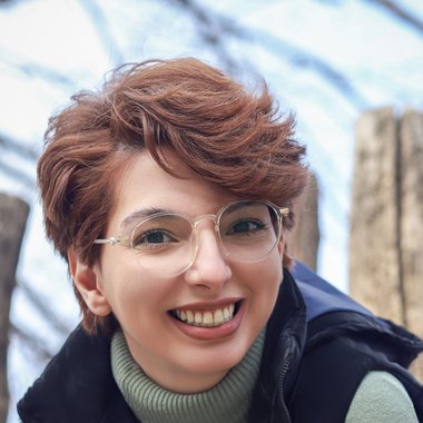 Sajede S. - Freelance Graphic Designer