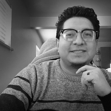 Oscar Q. - Freelance Graphic Designer