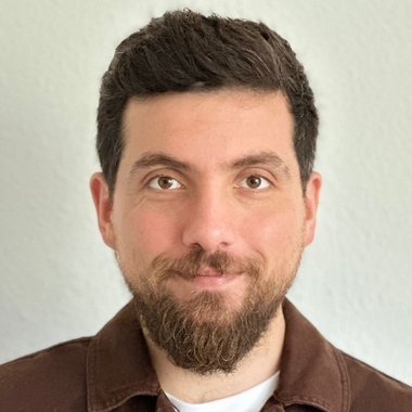 Reha B. - Freelance Community Manager