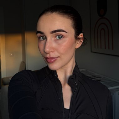 Sarah S. - Freelance Graphic Designer