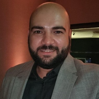 Carlos B. - Freelance Data Analyst