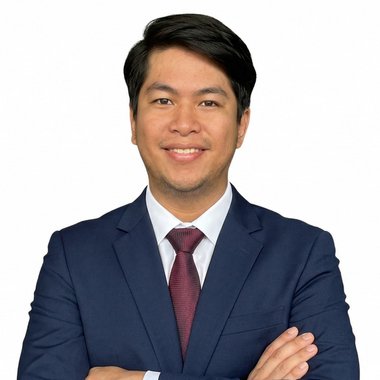 Jan R. - Freelance Graphic Designer