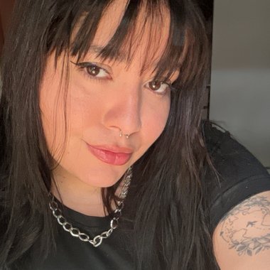 Raiany D. - Freelance Social Media Freelancer