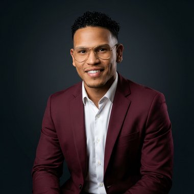 Ravi K. - Freelance Brand Designer