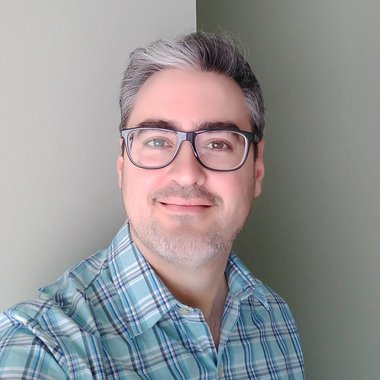 Edward T. - Freelance Art Director
