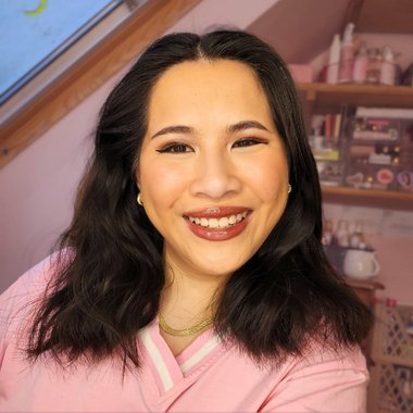 Lucy K. - Freelance Social Media Manager