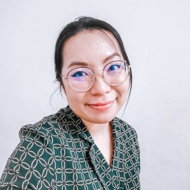 Melin W. - Freelance Graphic Designer