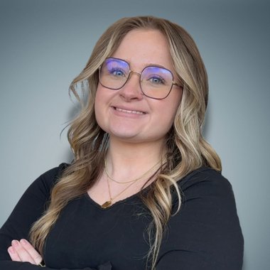 Elizabeth K. - Freelance Brand Designer