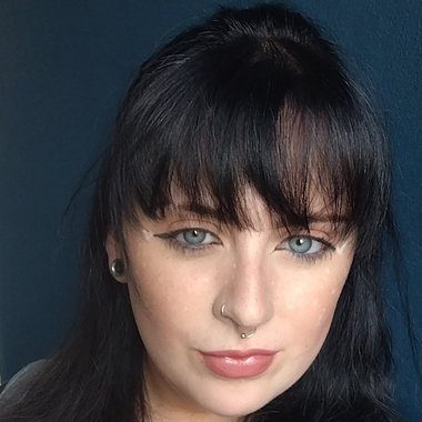 Abbie J. - Freelance Writer