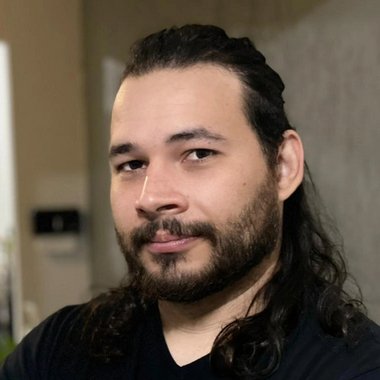 Gustavo M. - Freelance Product Designer