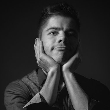 Simon F. - Freelance Brand Designer