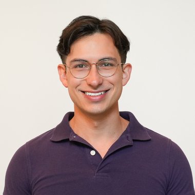 Alex S. - Freelance Presenter