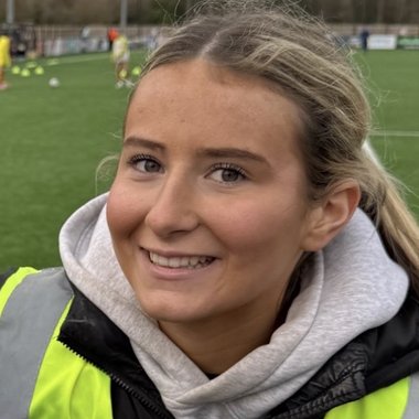 Poppy M. - Freelance Content Creator