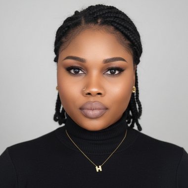 HELEN J. - Freelance Content Creator