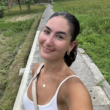 Inbar E. - Freelance Marketer