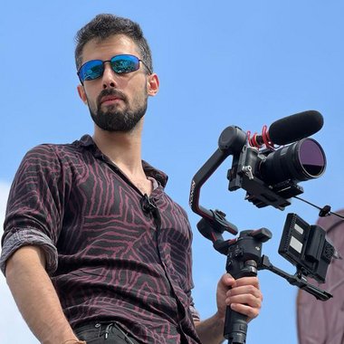 Gilles M. - Freelance Motion Graphic Designer