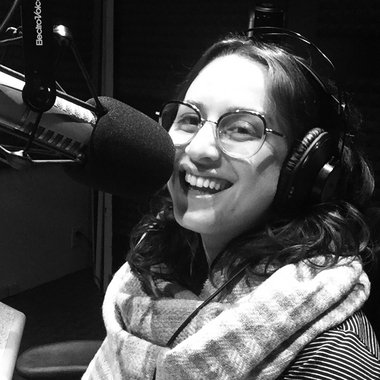 Andrea V. - Freelance Presenter