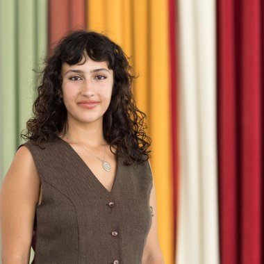 Sunshine H. - Freelance Graphic Designer