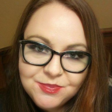Lisawhitedesign19817 - Freelance Graphic Designer