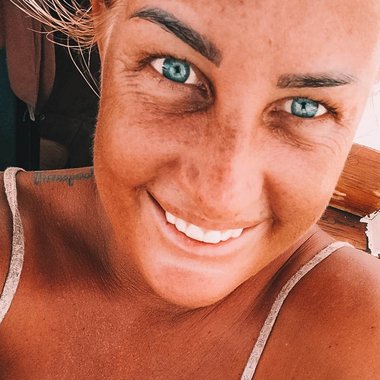 Sandra R. - Freelance Social Media Freelancer