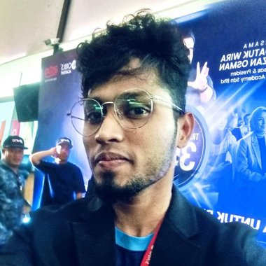 Visnu K. - Freelance Graphic Designer