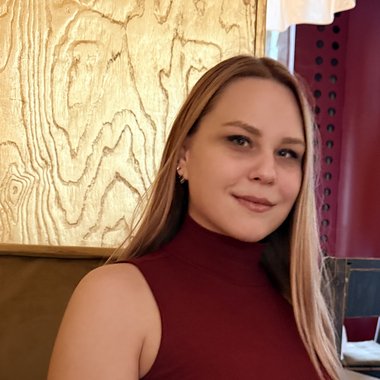 Anna B. - Freelance Ui Designer