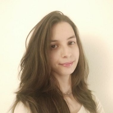 Roxana -. - Freelance Web Developer