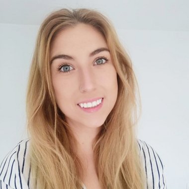 Lois O. - Freelance Copywriter