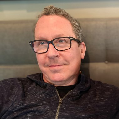 Joe R. - Freelance Graphic Designer