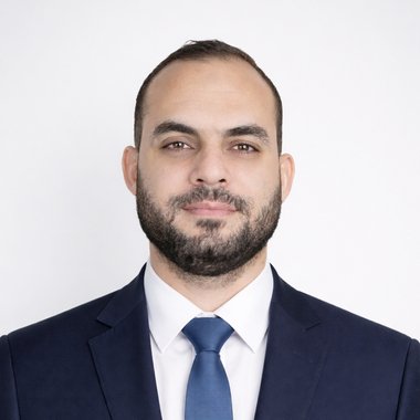 Youcef H. - Freelance Graphic Designer