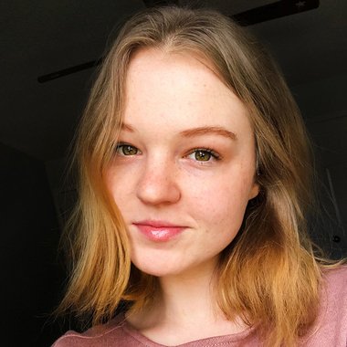 Laura D. - Freelance Motion Graphic Designer