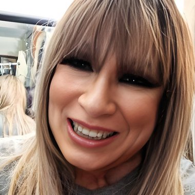 Riki B. - Freelance Social Media Manager