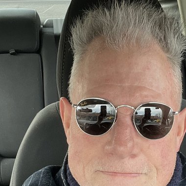 Jerry S. - Freelance Brand Designer