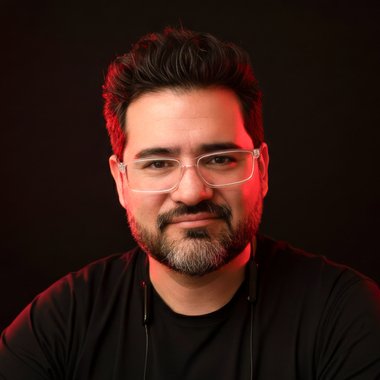 Najar V. - Freelance Brand Designer