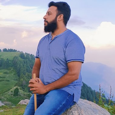 Haseeb R. - Freelance Motion Graphic Designer