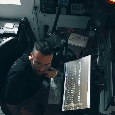 Giuliano V. - Freelance Musician