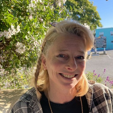 Lucille T. - Freelance Writer