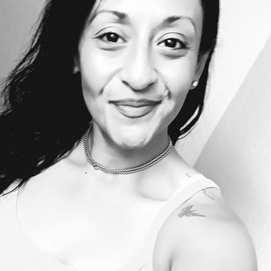 Rosalie M. - Freelance Digital Marketer